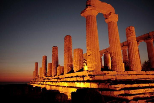 Tempio di Giunone Lacinia presso la Valle dei Templi di Agrigento 